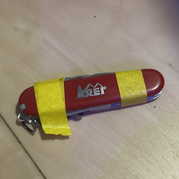 Victorinox Red Key and Card Holder - Picture 8 of 8